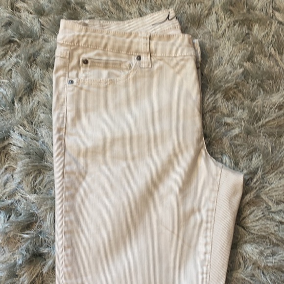 INC Denim Skinny Crop - Picture 4 of 7